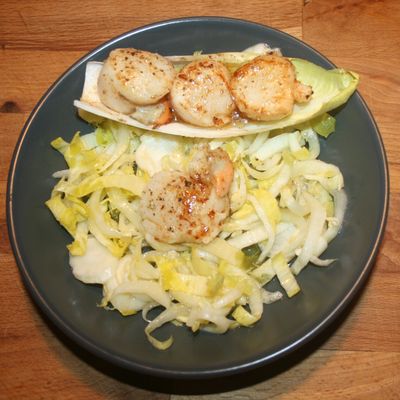 Salade d'endive aux noix de Saint Jacques
