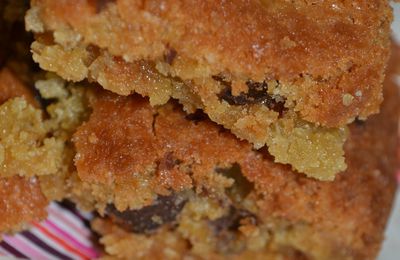 Blondies aux noisettes entières