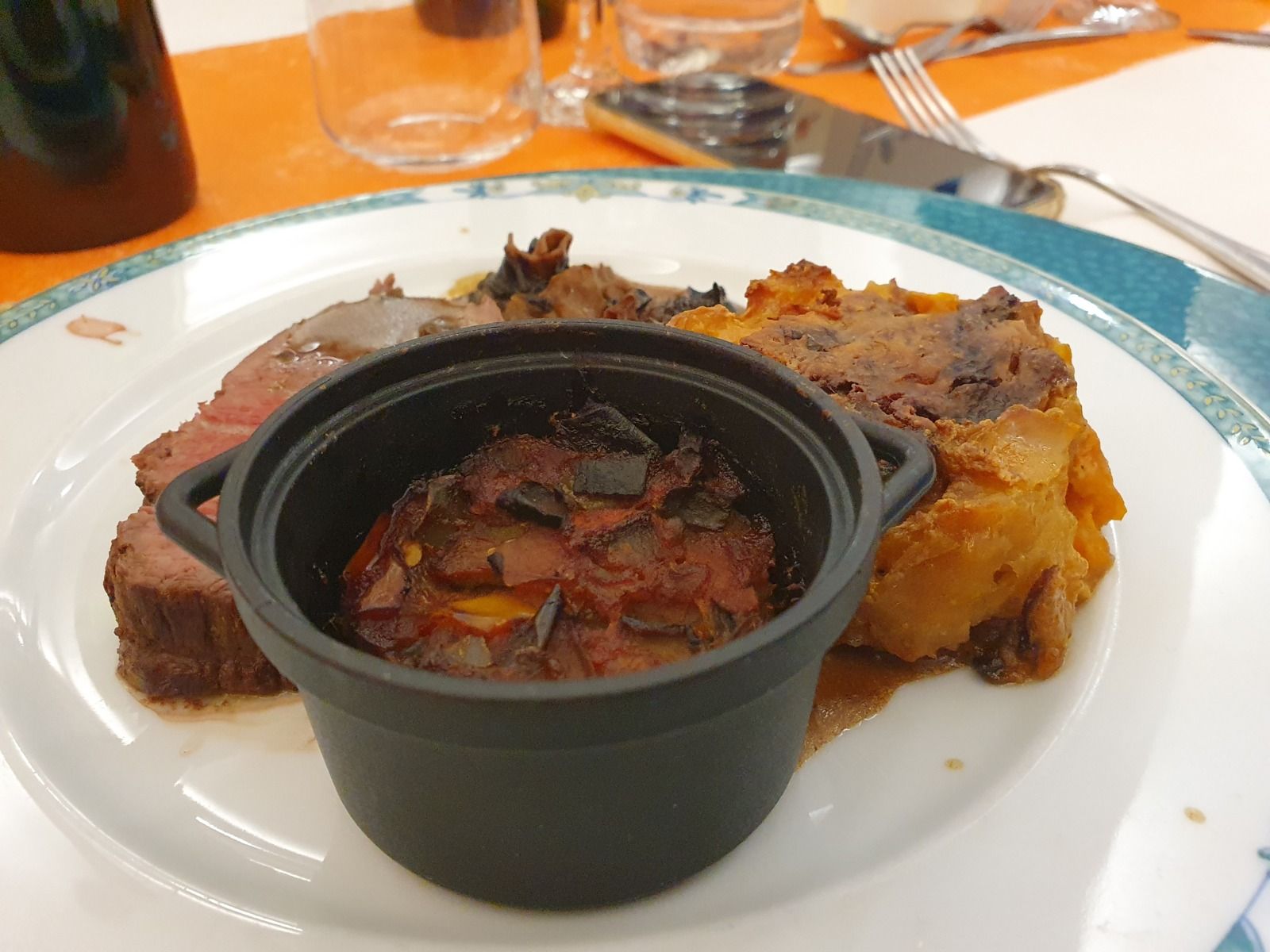 Filet de boeuf, patates douces et ratatouille