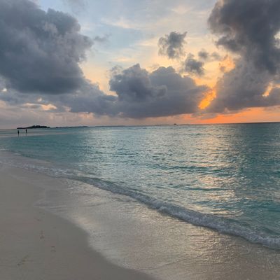 Dhigurah - empty beaches and clear waters