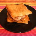 Millefeuille de boudin blanc à la compotée d'oignons et de tomates parfumée à l'ail et à la coriandre