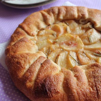 tarte pêche, miel et romarin