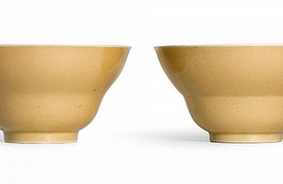 A pair of café-au-lait glazed ogee-form bowls, Qianlong seal marks and period (1736-1795)