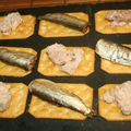 Crackers au foie de morue et mini sardines (sprats)