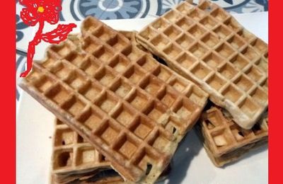 Oeuf à cheval sur gaufre à la crème de canard fumé