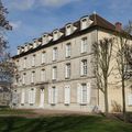 SENLIS...MUSEE DE LA VENERIE dans le parc du CHATEAU ROYAL....