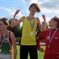 LAURIE LINDEKENS CHAMPIONNE DE L'AISNE DE TRIATHLON, LÉA THIRY TROISIÈME.