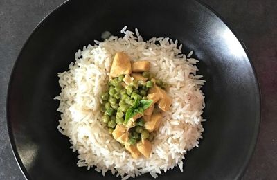 CURRY DE POULET ET PETITS POIS