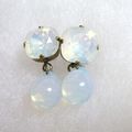 Petites boucles d'oreilles White Opal