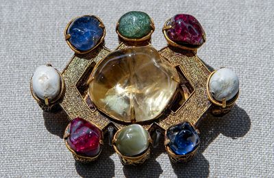 Gilt Wooden Hook Belt inlaid Gem, Ming dynasty, Wanli reign (1573-1620)