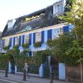 Notting Hill Gate / Portobello Road.