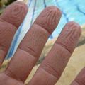 Question existentielle Part I : pourquoi la peau des doigts est plissée quand on reste longtemps dans l'eau ?