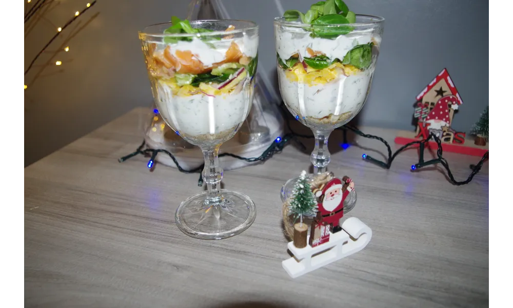 VERRINE A LA TRUITE FUMEE ET A LA MÂCHE