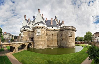 Malhonnêteté intellectuelle: l'idée régionale comme ça leur arrange! Mais heureusement qu'il y a l'exception normande!