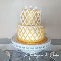 Gâteau à thème ; blanc et or pour la fête de l'Aïd