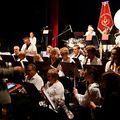 CE SOIR, L’ORCHESTRE D’HARMONIE DONNERA ÉGALEMENT DE LA VOIX.