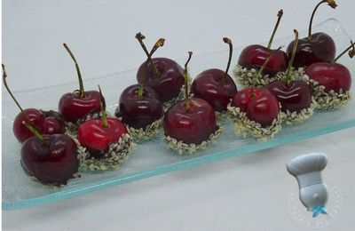 Cerises déguisées