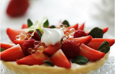 Tartelettes aux fraises et framboises sur lit de panna cotta.....Qui a gagné le lot de viande des BEAUX QUARTIERS?