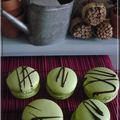 MINI MACARONS CHOCOLAT POIRE