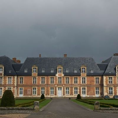 Le Château et le domaine de Grignon ..... à vendre à des entrepreneurs immobiliers