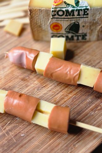 Corn Dogs au Comté, sauce aux oignons