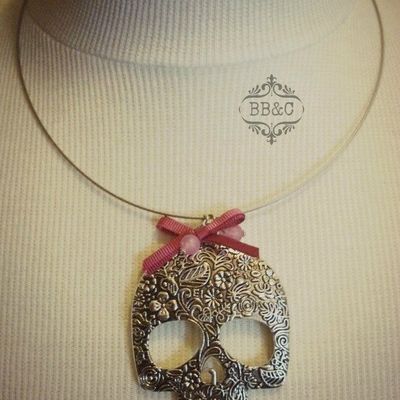 Vendu Vendu Broche - 7€90 (h-p)