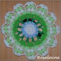 Un mandala dans les tons verts au crochet