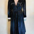 R742 : Robe satin noire 30's T.40