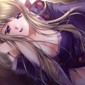 femme en yukata violet