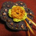 Accroche, broche , feutrine , paillettes et