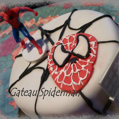 Gateau surprise Spiderman