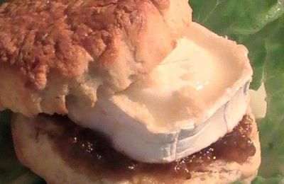 SCONES A LA CHEVRE ET A LA CONFITURE DE POIVRONS