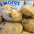 Scones au saint Môret et cranberries