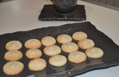 Biscuits à la pâte d''amande fleur d 'oranger et vanille petit voyage express en Italie merci Edda !!