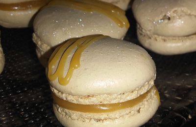 Macarons au caramel beurre salé maison