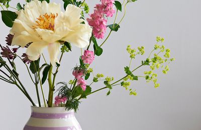 Le vase et les fleurs