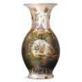 Paire de grands vases aux chinois en terre cuite peinte d'époque Louis XVI, entourage de Jean Pillement
