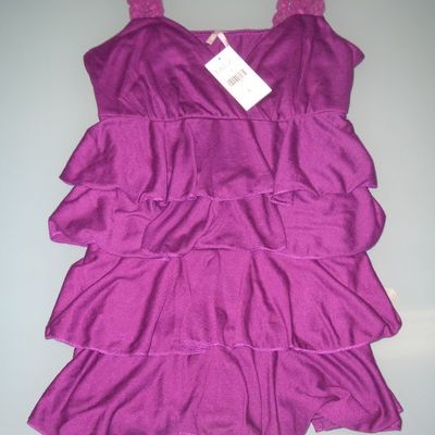 Débardeur violet avec frou frou