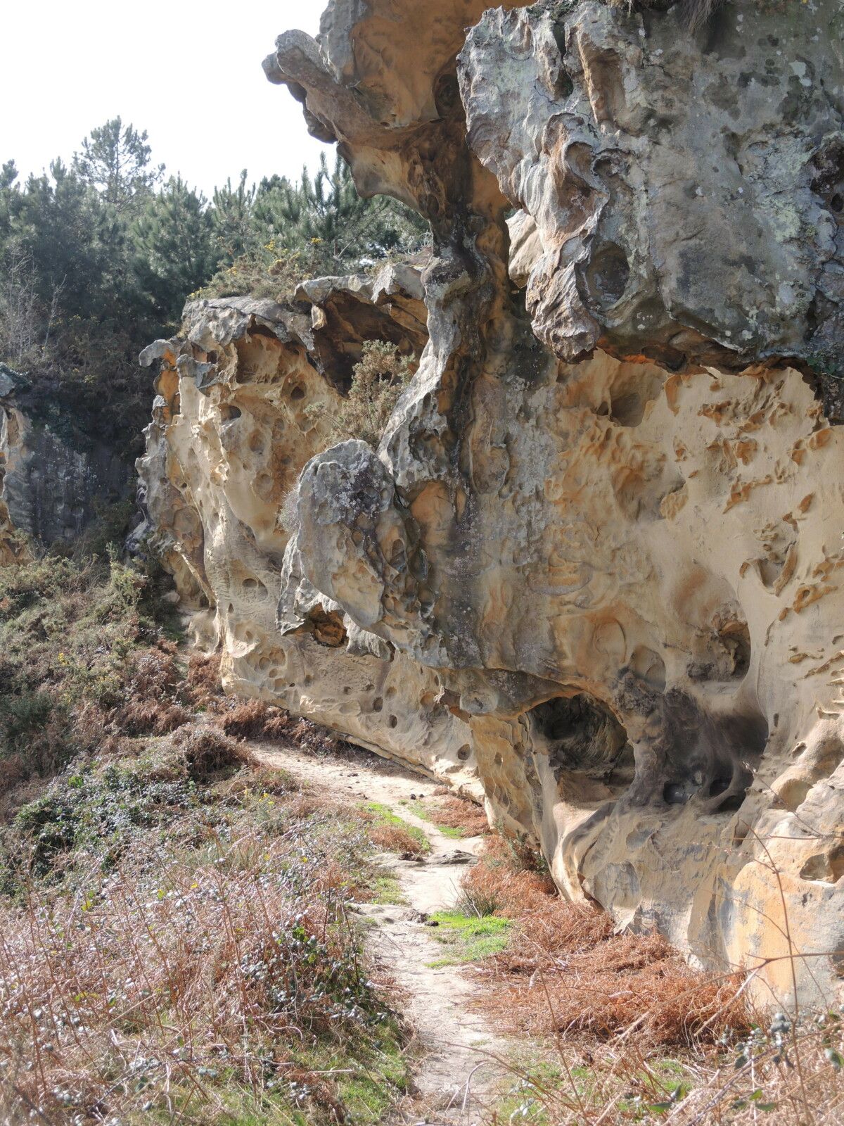 Vallée des couleurs, la corniche, sentier (Espagne)
