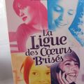 “Hé, les filles ! Vous avez oublié que les femmes ne se résument pas à leurs hommes ?”