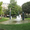 bassin aux formes sinueuses square de Gaulle à Toulouse