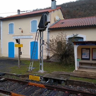Il manque 1,5 milliard d'euros par an pour maintenir la performance du réseau, dit le PDG de SNCF Réseau