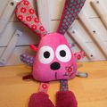 Doudou lapin rose fuchsia - hochet - jouet d'éveil