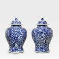 A pair or large blue and white porcelain baluster jars and covers, Kangxi period (1662-1722)