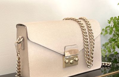 The Ultimate Crossbody de Bags & Pieces