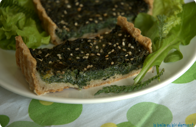 Tarte à l'ortie aux deux sésames, sans blé, sans lait, sans oeuf