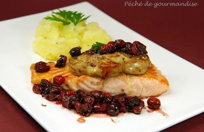 Saumon façon Rossini, sauce aux airelles