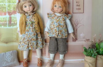 Petites filles en fleurs d'automne