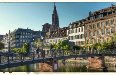 Le pont  des arts  de Strasbourg. ..