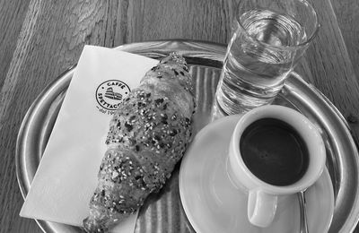 L'été de tous les dangers - Un petit noir au comptoir 